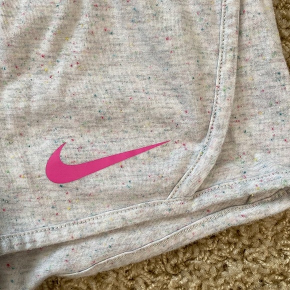 Nike | Navy Tee and Gray Shorts Set - Picture 7 of 10